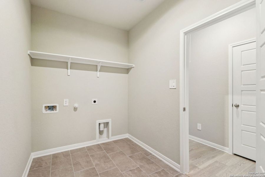 Spacious, unfurnished interior of a new home in Legendary Trails - Classic Series, Cibolo (Image 27). Spacious, unfurnished interior of a new home in Legendary Trails - Classic Series, Cibolo (Image 27).