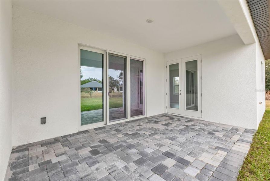Exterior details and patio area of a home in , Punta Gorda (Image 3).