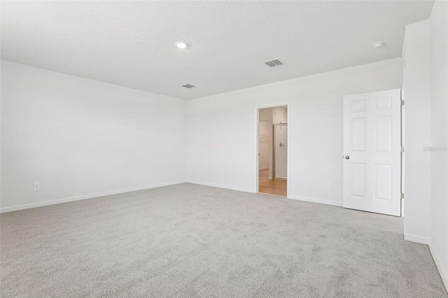 Spacious, unfurnished interior of a new home in The Meadow at Crossprairie, St. Cloud (Image 35).
