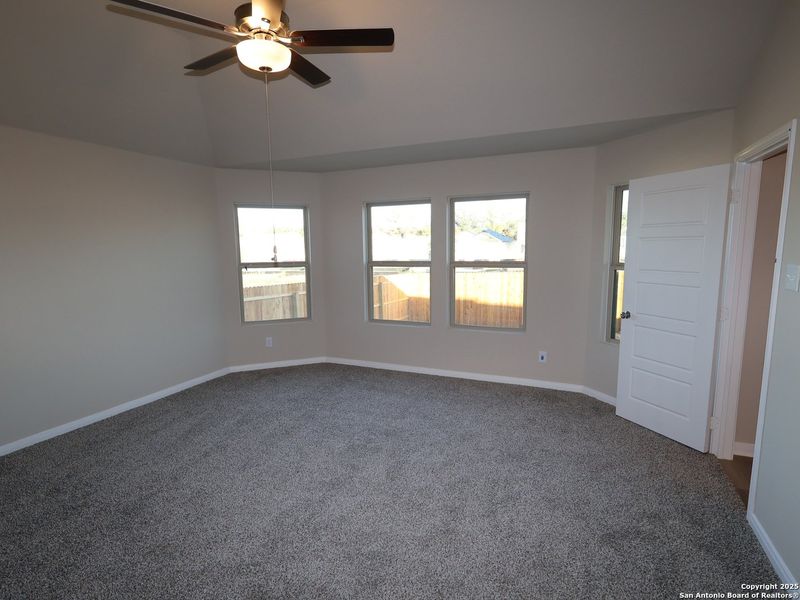 Spacious, unfurnished interior of a new home in Agave, San Antonio (Image 23).