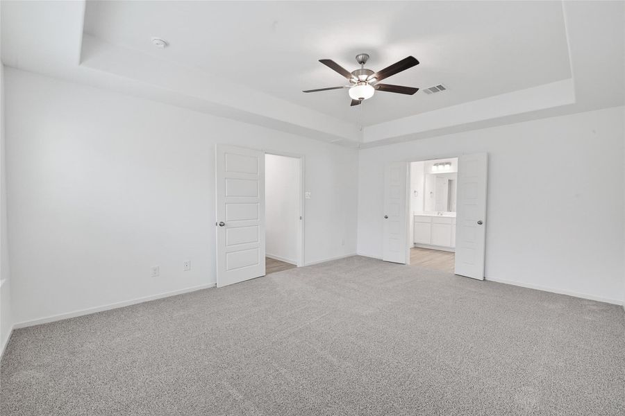 Spacious, unfurnished interior of a new home in Rollingbrook Estates, Baytown (Image 30). Spacious, unfurnished interior of a new home in Rollingbrook Estates, Baytown (Image 30).