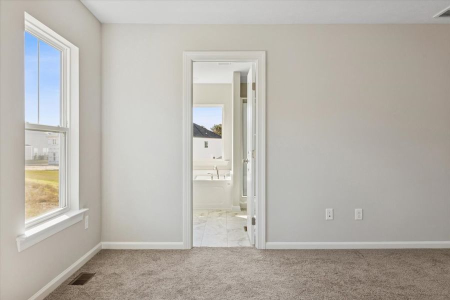 Spacious, unfurnished interior of a new home in Windsor, North Augusta (Image 26).