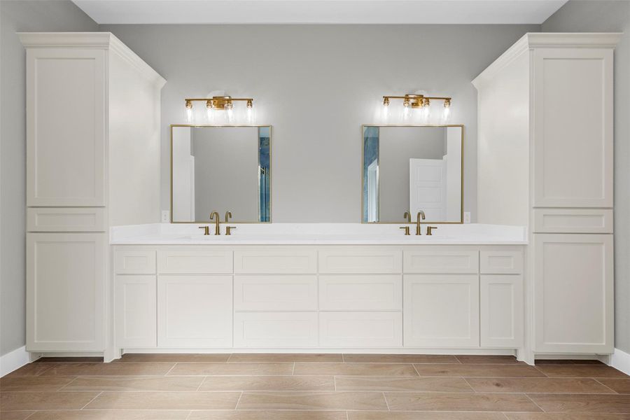 Double sinks and extra cabinets Double sinks and extra cabinets