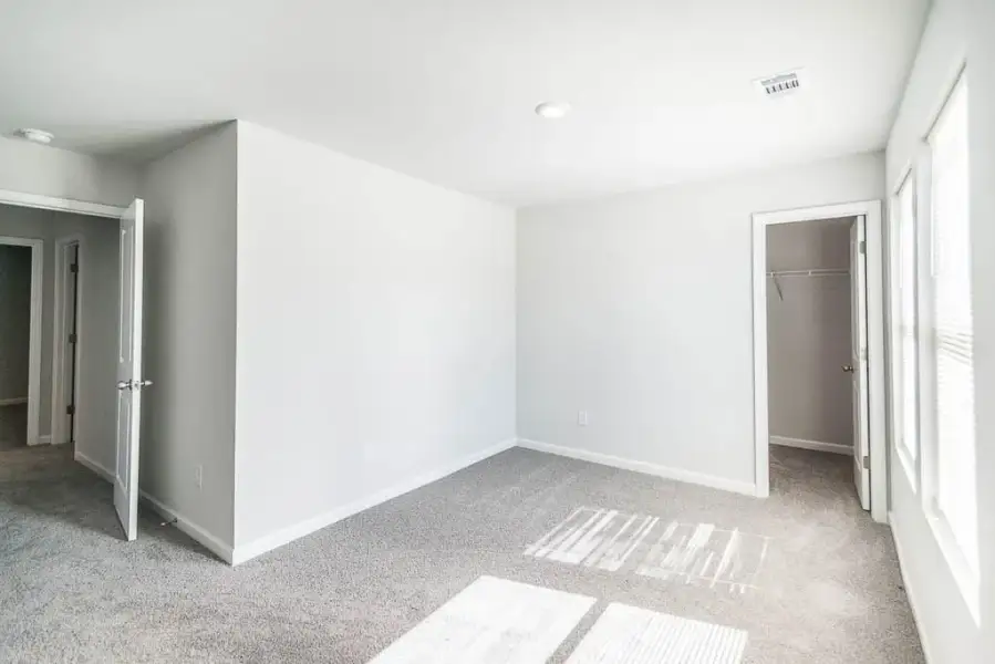 Spacious, unfurnished interior of a new home in , Douglasville (Image 20).