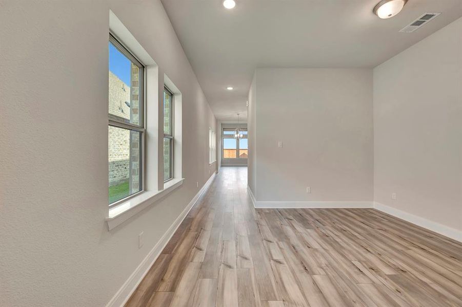 Spacious, unfurnished interior of a new home in Creekshaw – Gardens, Royse City (Image 35). Spacious, unfurnished interior of a new home in Creekshaw – Gardens, Royse City (Image 35).