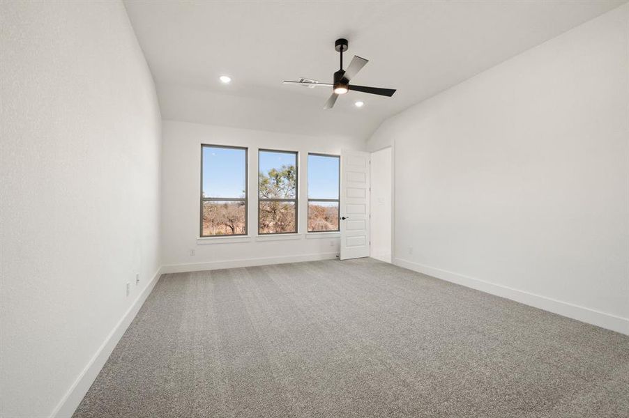 Spacious, unfurnished interior of a new home in Rocky Top Ranch, Reno (Image 39).