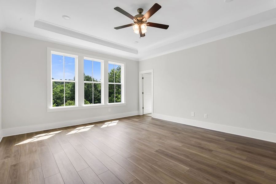 Spacious, unfurnished interior of a new home in Echo Park, Suwanee (Image 32).