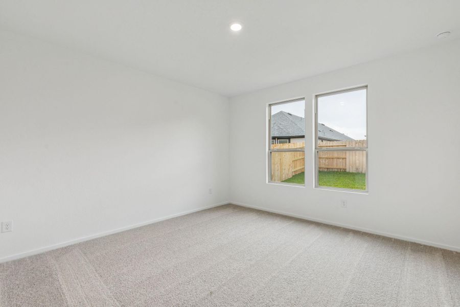 Spacious, unfurnished interior of a new home in Mavera, Conroe (Image 15).