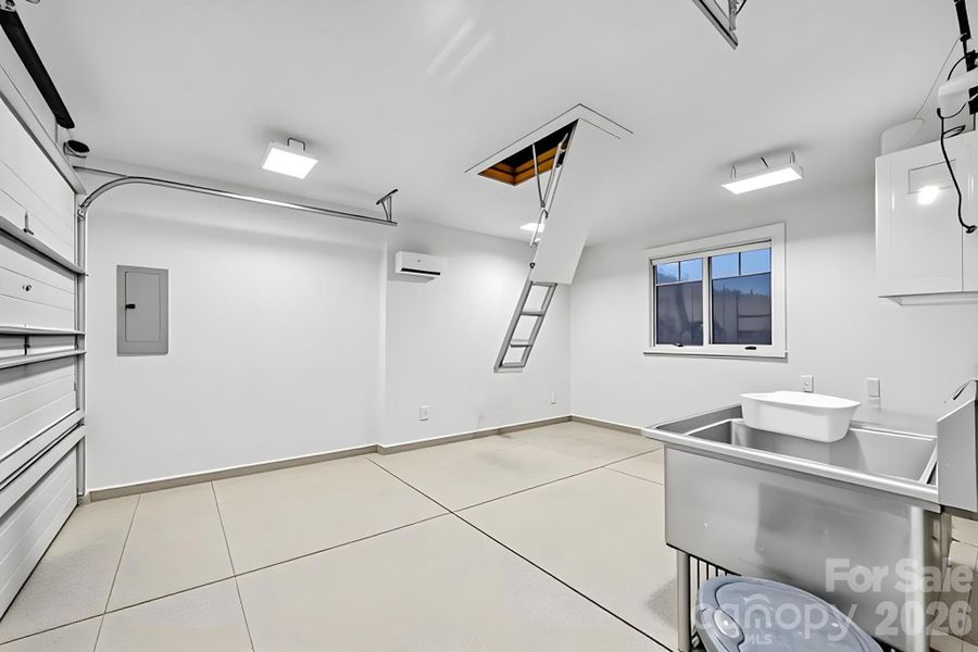 Image 46 of a home in .