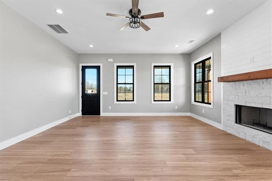 Spacious, unfurnished interior of a new home in , Bremen (Image 35).