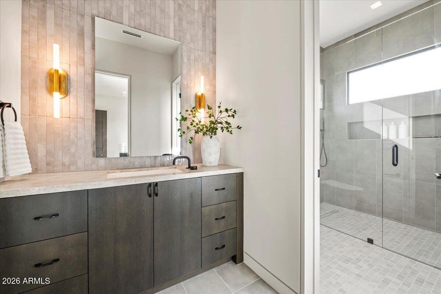 088-9790 N 56th St 64