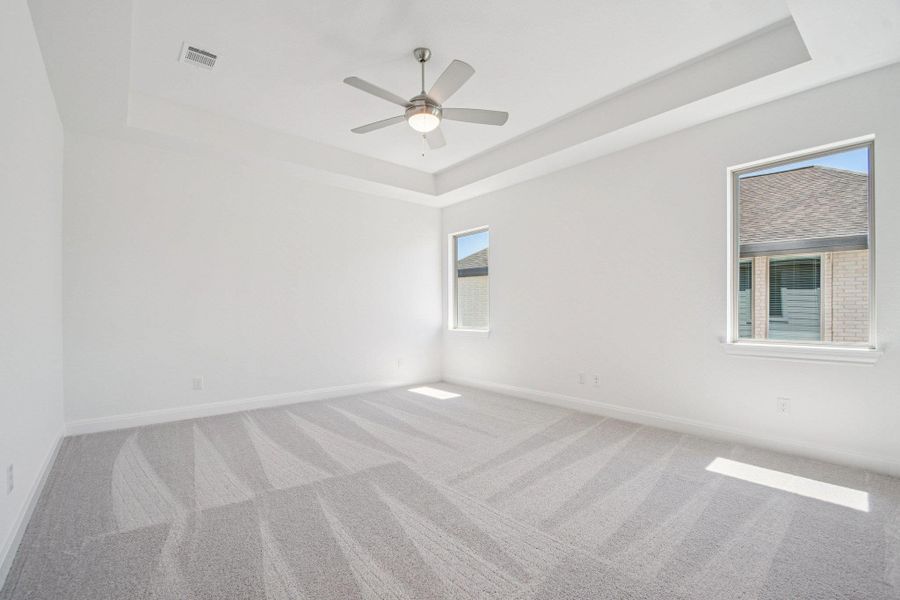 Spacious, unfurnished interior of a new home in 6 Creeks, Kyle (Image 14).