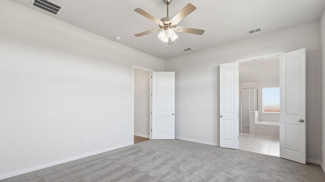 Furnished interior view inside a new home in Green Oaks Preserve, Arlington (Image 30). Furnished interior view inside a new home in Green Oaks Preserve, Arlington (Image 30).