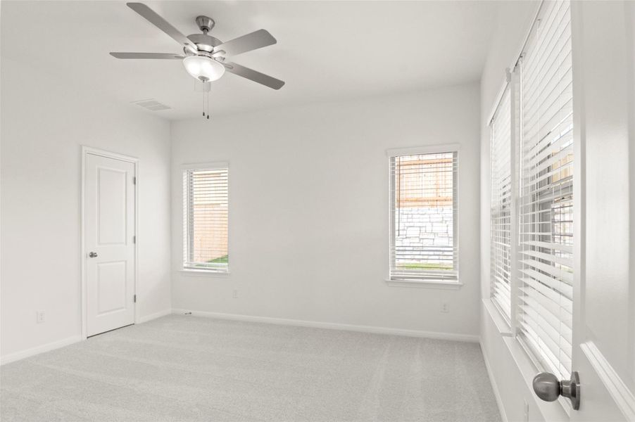 Spacious, unfurnished interior of a new home in Crosswinds, Kyle (Image 29).