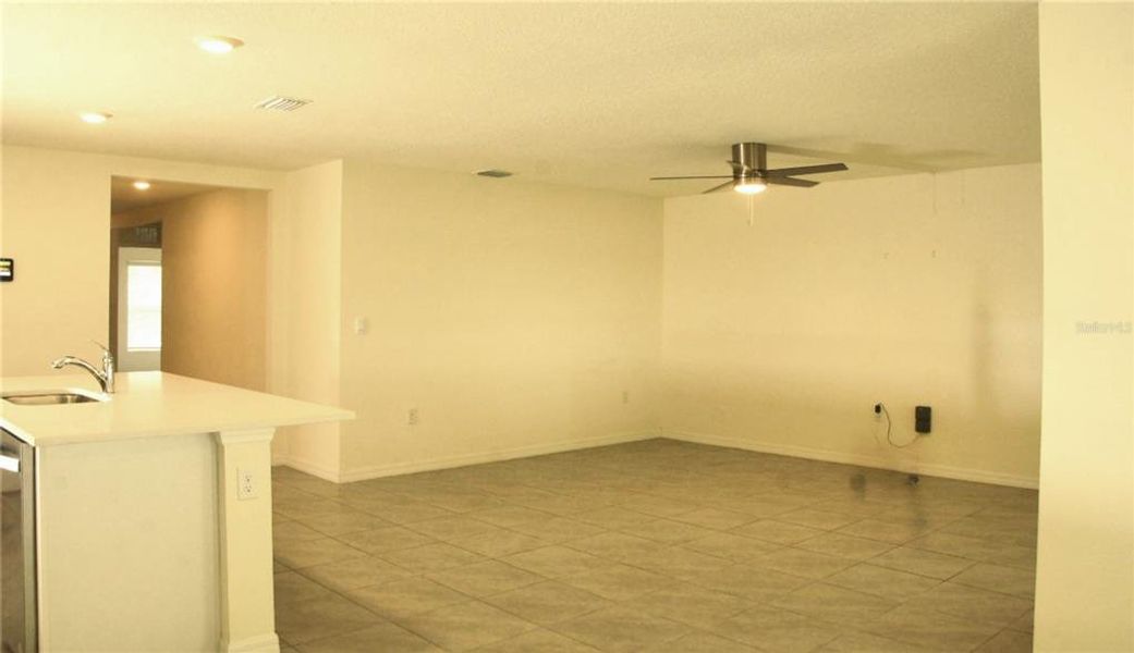 Image 25 of a home in Deer Path. Image 25 of a home in Deer Path.