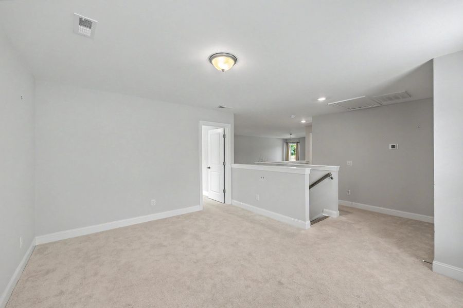 Spacious, unfurnished interior of a new home in Parker's Preserve, Ridgeville (Image 24).