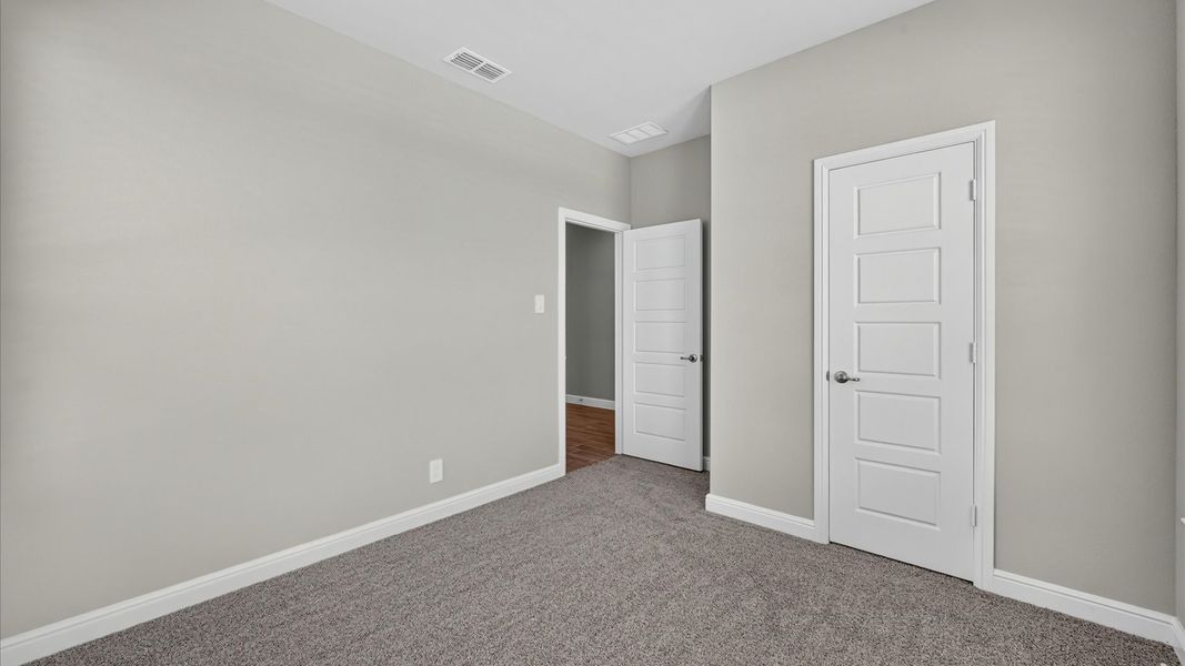 Spacious, unfurnished interior of a new home in Bluestem, Rhome (Image 19).