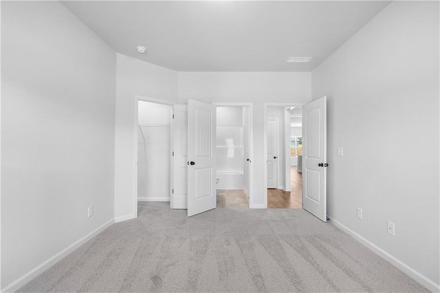 Spacious, unfurnished interior of a new home in Harmony Farms, Eatonton (Image 12).