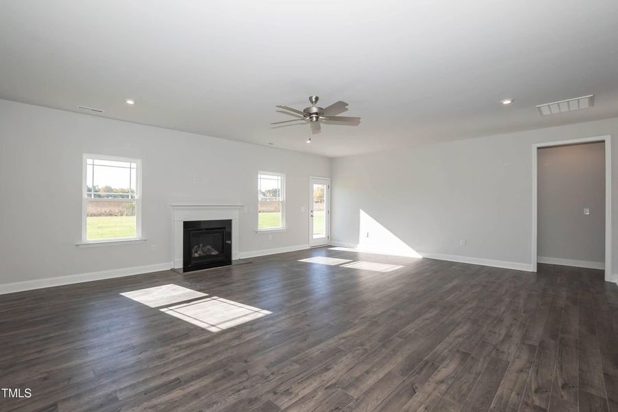 Spacious, unfurnished interior of a new home in Hidden Lake Estates, Greenville (Image 14).