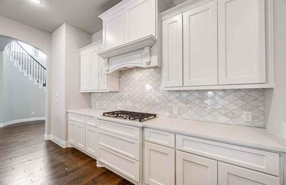 Representative furnished interior of a home built from the 4195 by Ravenna Homes in Artavia 70′, Conroe (Image 9). Representative furnished interior of a home built from the 4195 by Ravenna Homes in Artavia 70′, Conroe (Image 9).