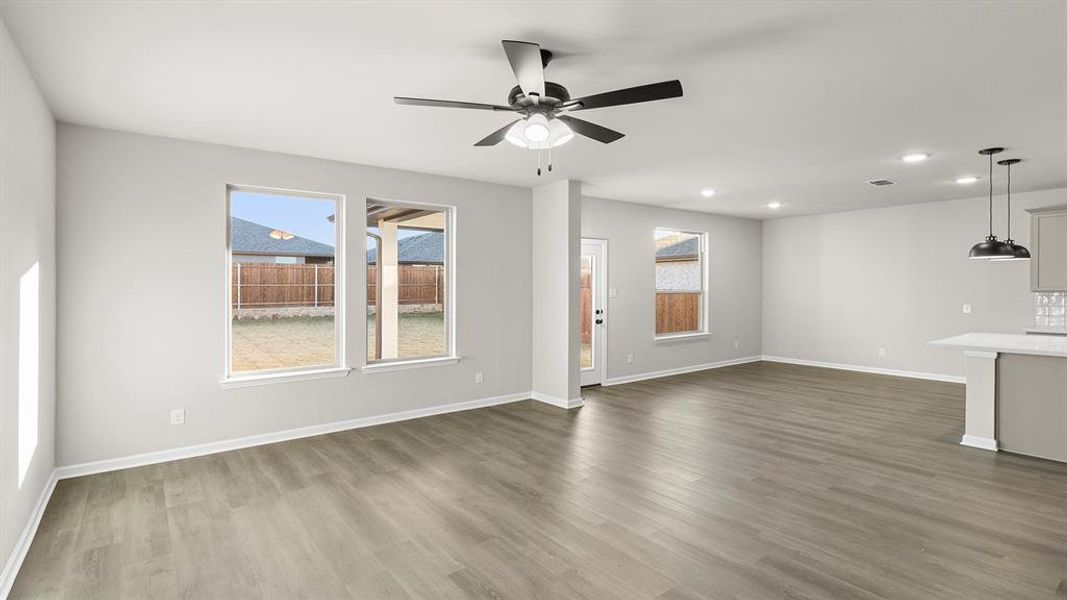 2_03. 2917 Kimberwick - Family