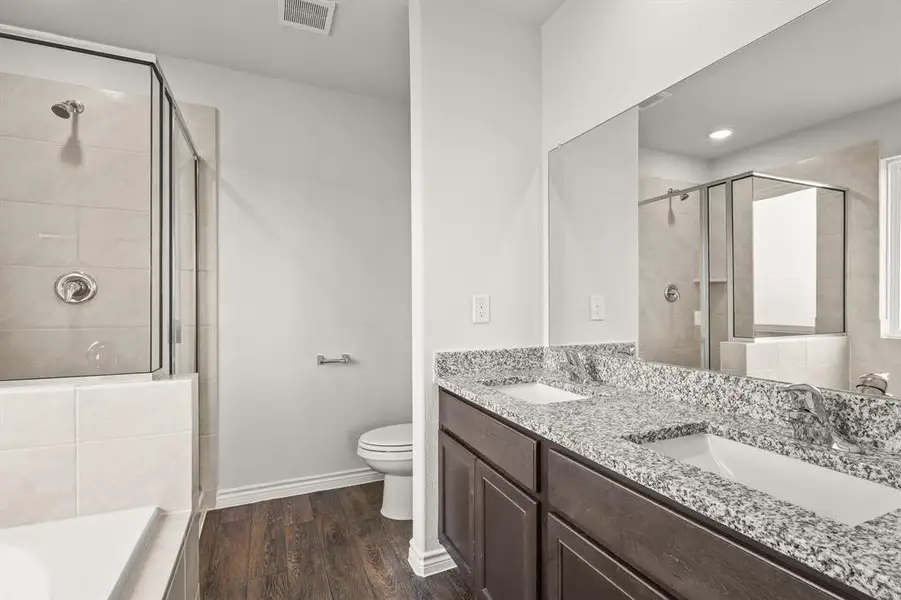 Furnished interior view inside a new home in Sycamore Landing, Fort Worth (Image 6). Furnished interior view inside a new home in Sycamore Landing, Fort Worth (Image 6).