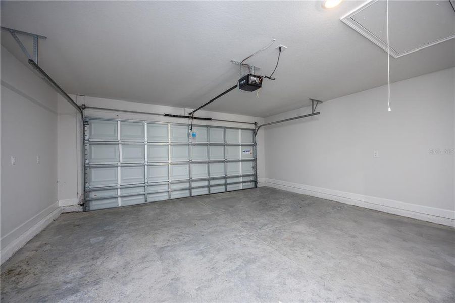 Spacious, unfurnished interior of a new home in Kirkland Farms, Alachua (Image 14).