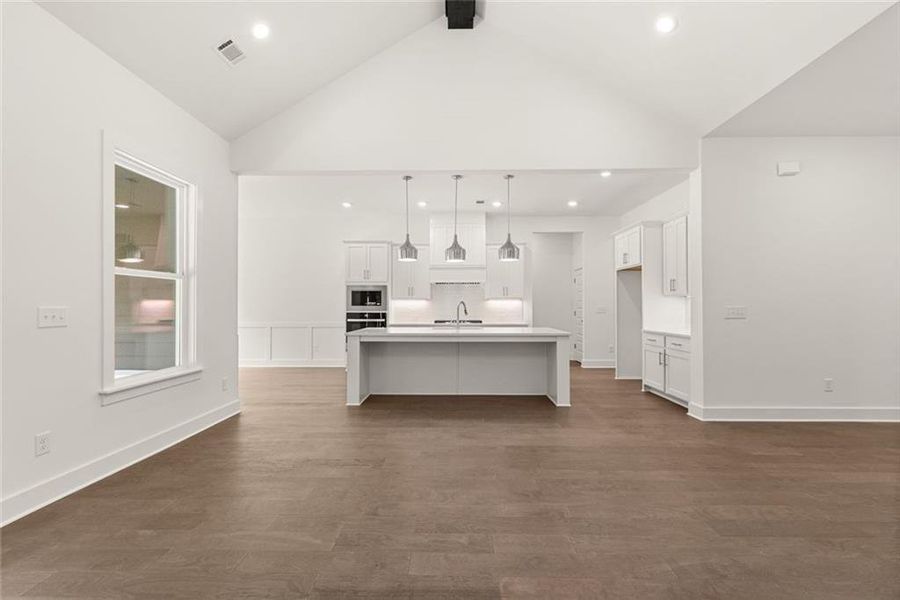 Spacious, unfurnished interior of a new home in , Gainesville (Image 30).