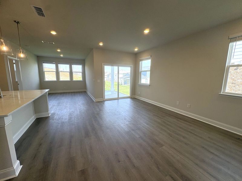 Spacious, unfurnished interior of a new home in Cades Bluff, Lebanon (Image 14).