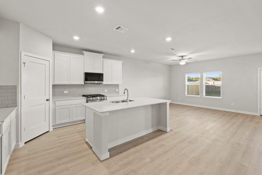 Furnished interior view inside a new home in Magnolia Springs, Montgomery (Image 7).