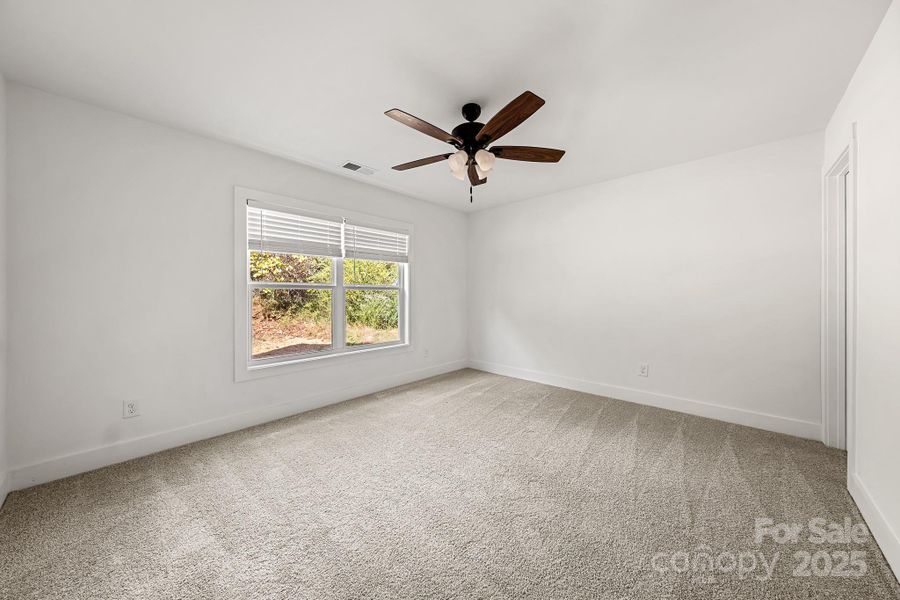 Spacious, unfurnished interior of a new home in , Maiden (Image 8).