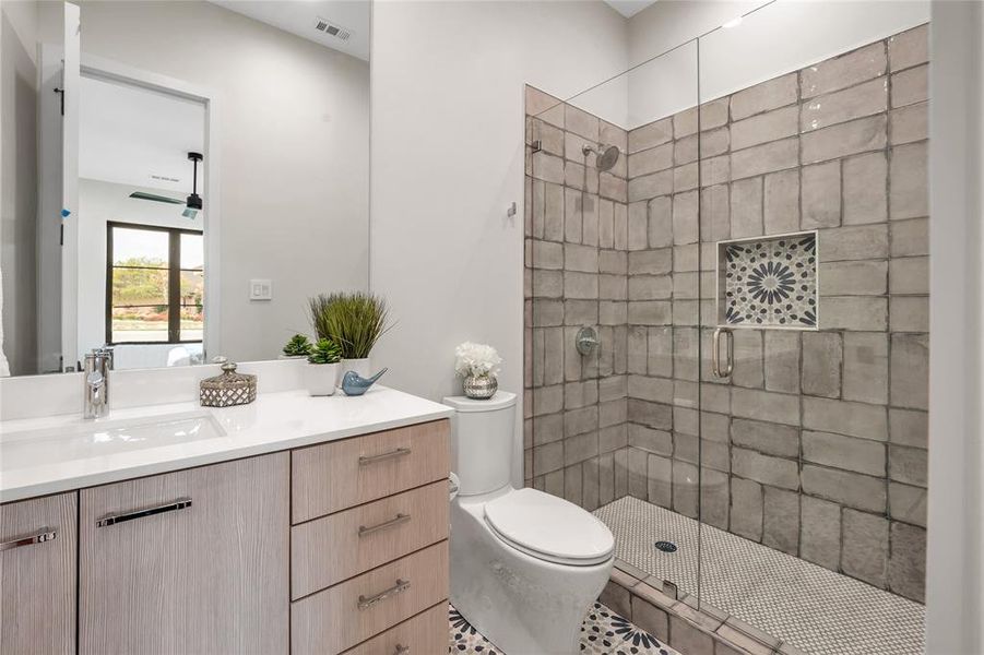 Furnished interior view inside a new home in Montclair, Prosper (Image 15).