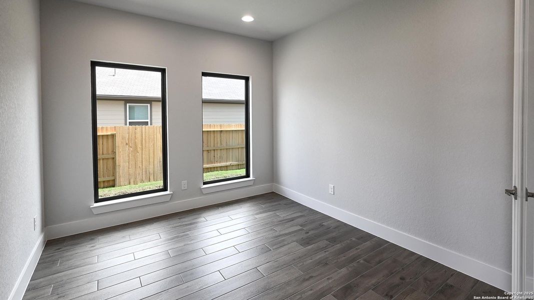 Spacious, unfurnished interior of a new home in Cibolo Valley Heights 65', Cibolo (Image 22).
