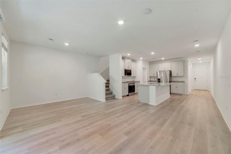 Spacious, unfurnished interior of a new home in Towns at Greenleaf, Oviedo (Image 17).