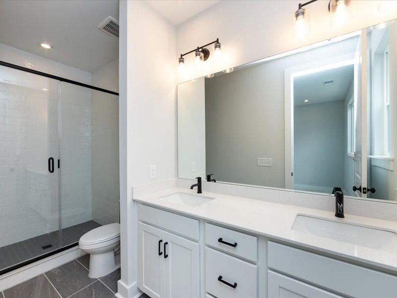 Furnished interior view inside a new home in Context at Oakhurst, Charlotte (Image 12). Furnished interior view inside a new home in Context at Oakhurst, Charlotte (Image 12).