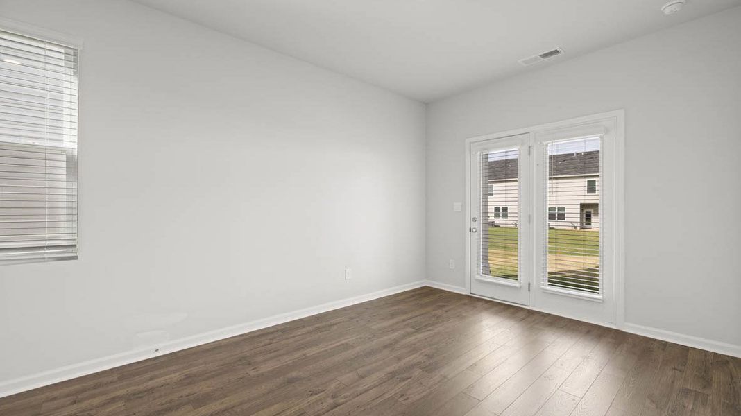 Spacious, unfurnished interior of a new home in The Abbey at Trolley Run Station, Aiken (Image 13).