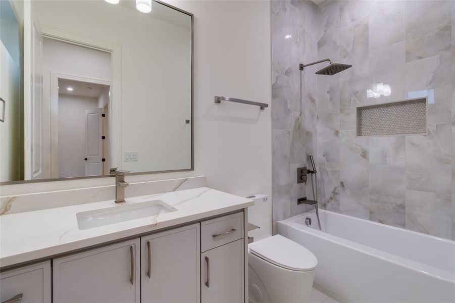 Furnished interior view inside a new home in , Dallas (Image 14).