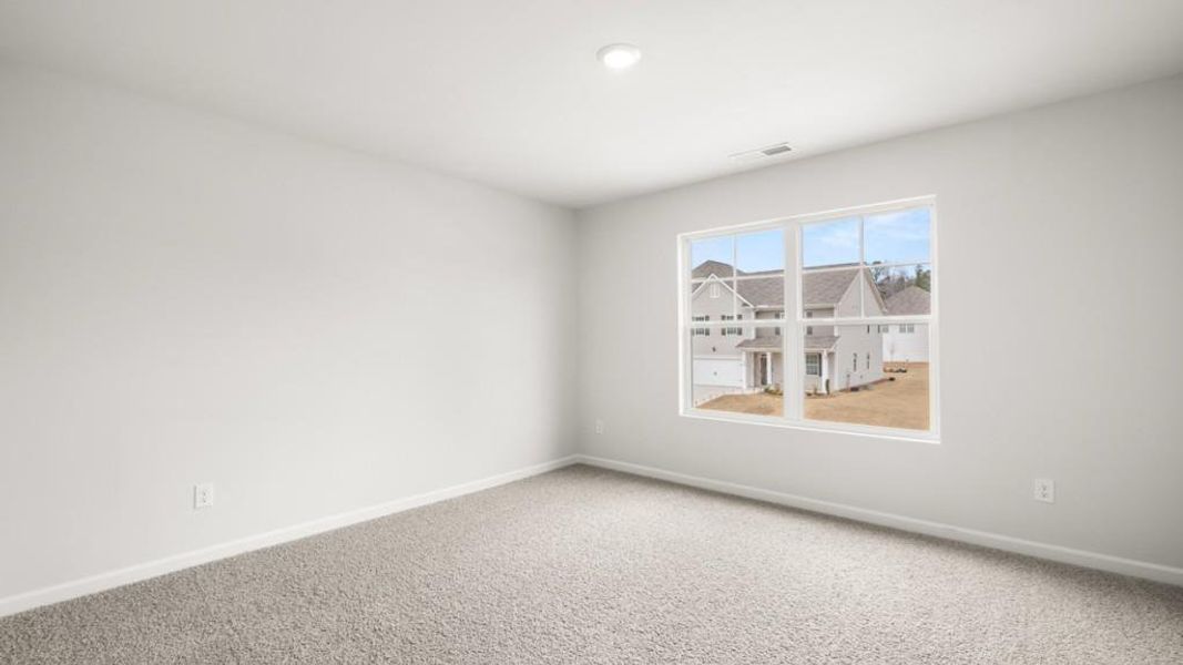 Spacious, unfurnished interior of a new home in Thompson Ridge, Dallas (Image 29).