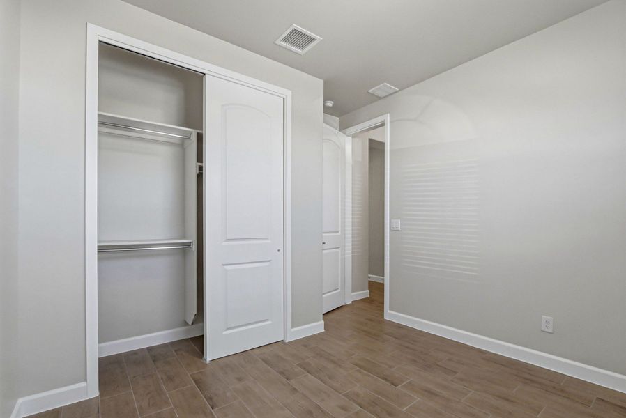 Spacious, unfurnished interior of a new home in Paseo Del Este, El Paso (Image 25).