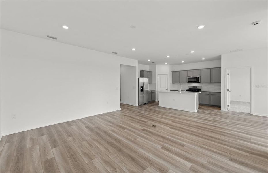 Spacious, unfurnished interior of a new home in Reagan Landing, Bradenton (Image 24). Spacious, unfurnished interior of a new home in Reagan Landing, Bradenton (Image 24).