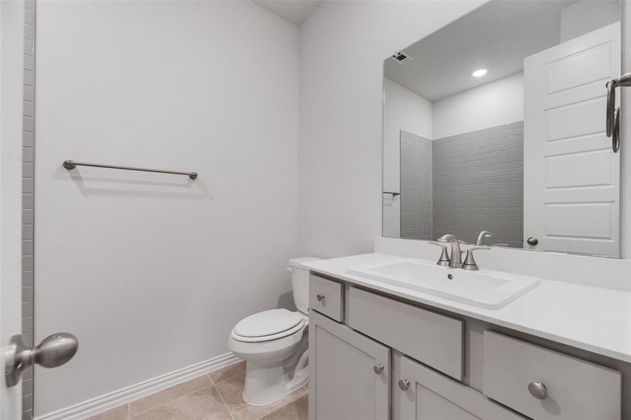 Furnished interior view inside a new home in , Frisco (Image 10).