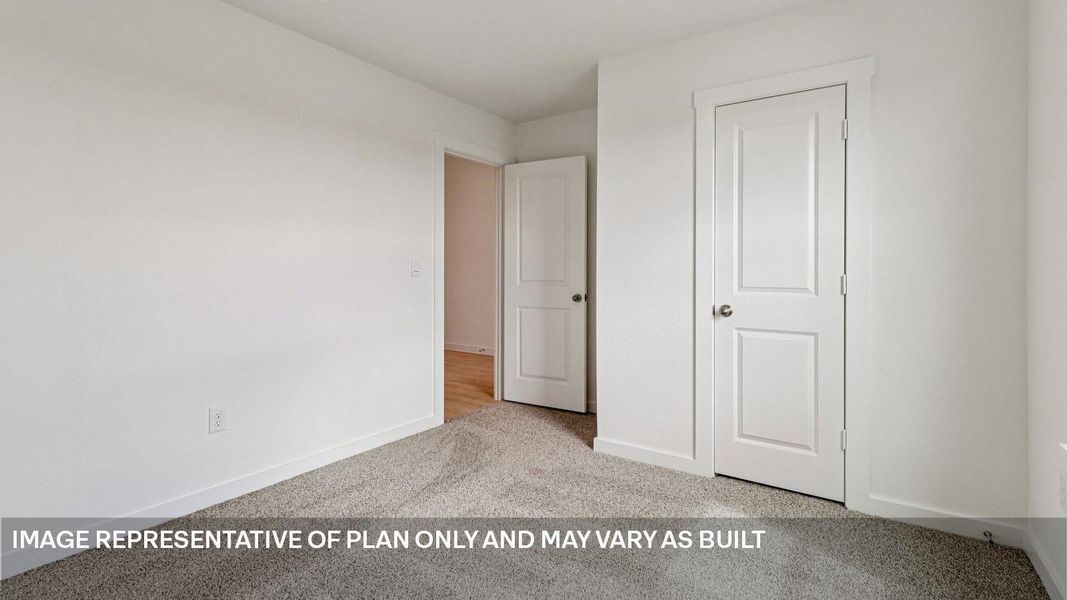 Spacious, unfurnished interior of a new home in Durango, Mustang Ridge (Image 9).