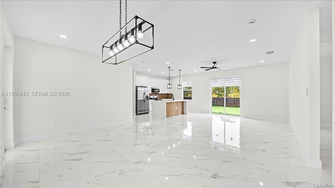 Spacious, unfurnished interior of a new home in , Lehigh Acres (Image 37).
