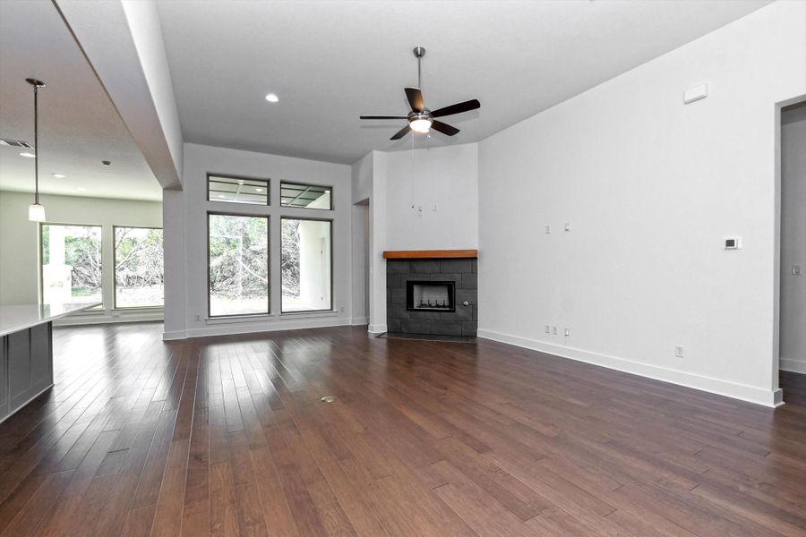 Spacious, unfurnished interior of a new home in The Hollows, Jonestown (Image 23).