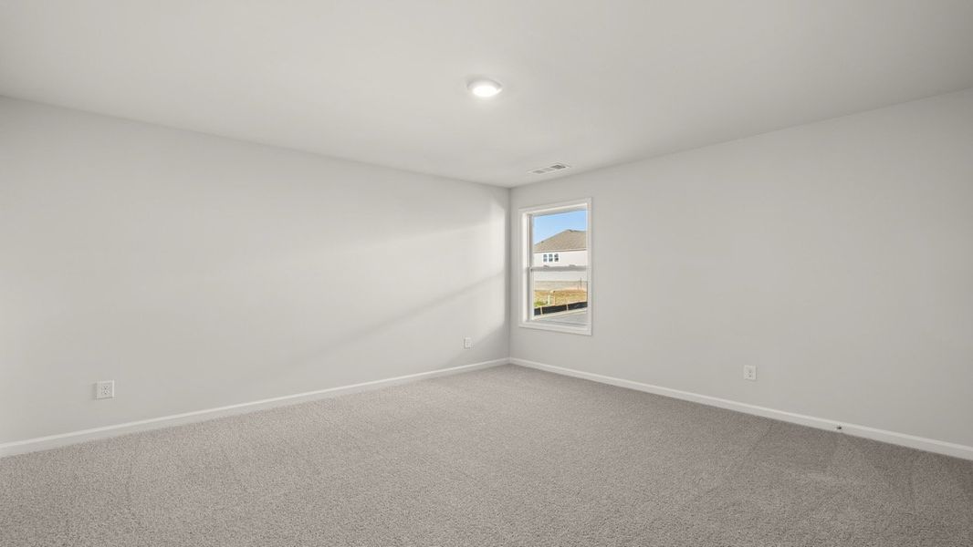 Representative unfurnished interior of a home built from the BELLVIEW by D.R. Horton in Hamptons at Riverwood East, Dallas (Image 31).