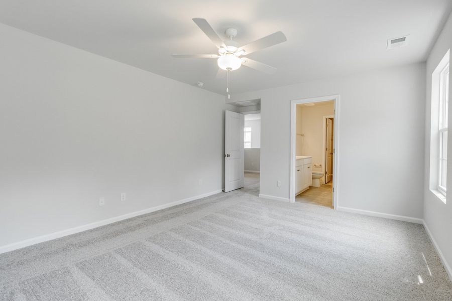 Spacious, unfurnished interior of a new home in Killians Crossing, Blythewood (Image 28).