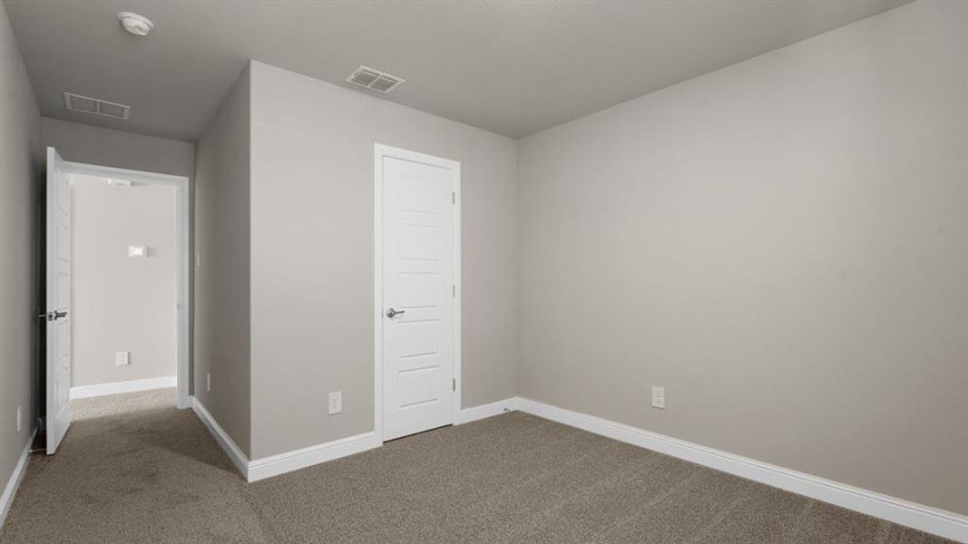 Spacious, unfurnished interior of a new home in Rock Creek Ranch, Fort Worth (Image 29). Spacious, unfurnished interior of a new home in Rock Creek Ranch, Fort Worth (Image 29).