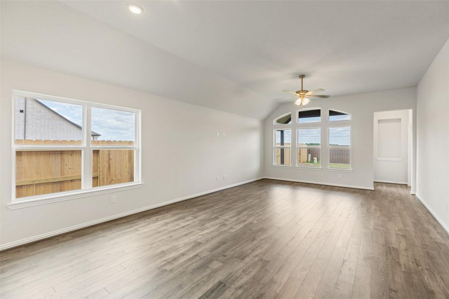 Spacious, unfurnished interior of a new home in Brookewater, Rosenberg (Image 25).