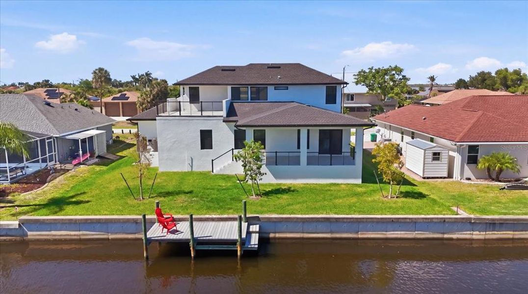 Exterior details and patio area of a home in , Port Charlotte (Image 29).