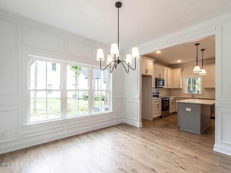 014-1280x960-dining-room